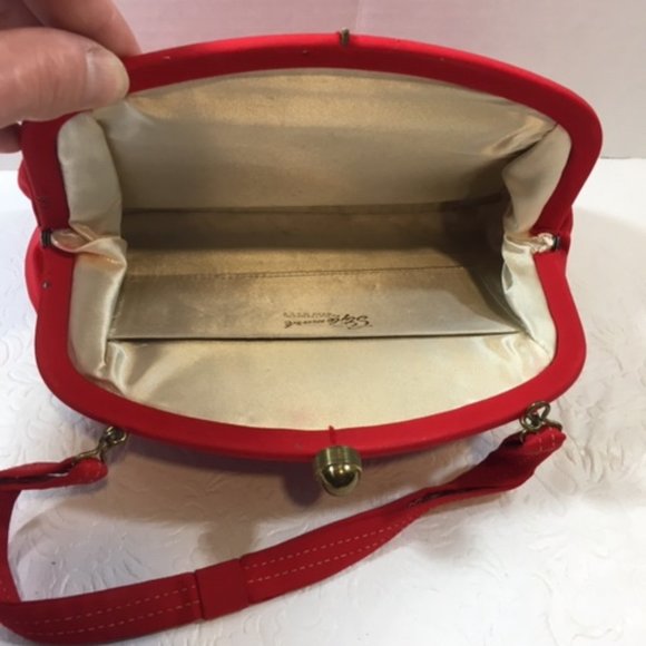 Vtg Stylemark Red Fabric Evening Gold Tone Fancy Clasp Clutch Purse 8.5"X6" - Picture 5 of 14